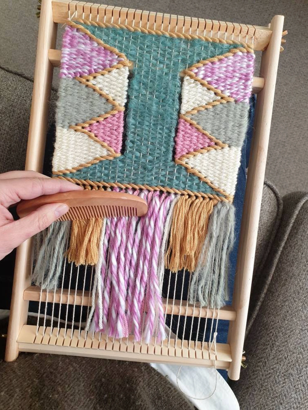 🎨 Introduction to Weaving Workshop 🧵